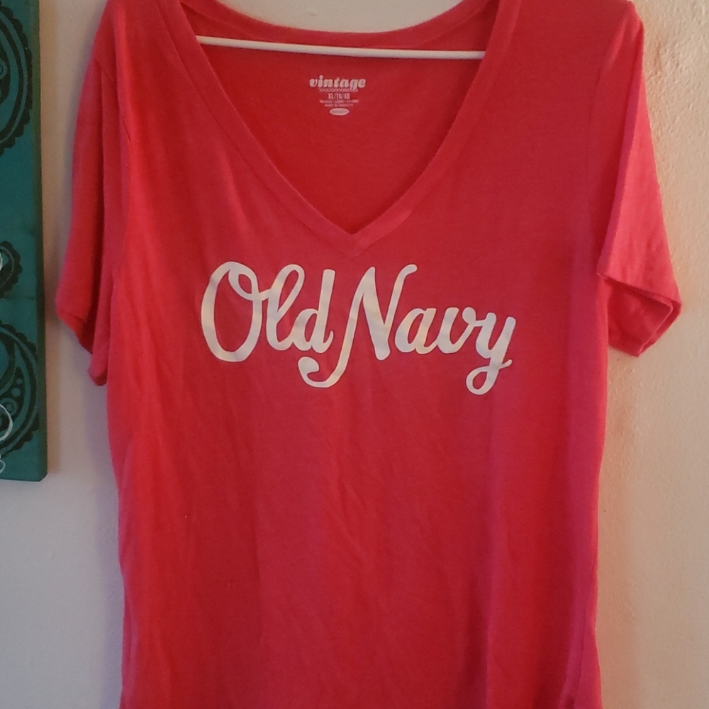 Old navy tshirt